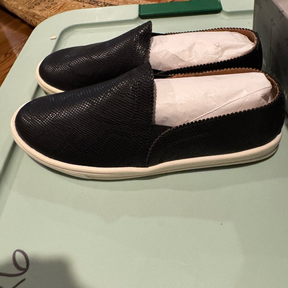 New in Box Sun + Stone Girls Mariam Slip On Sneakers Casual Spring Summer Resort - Picture 4 of 7
